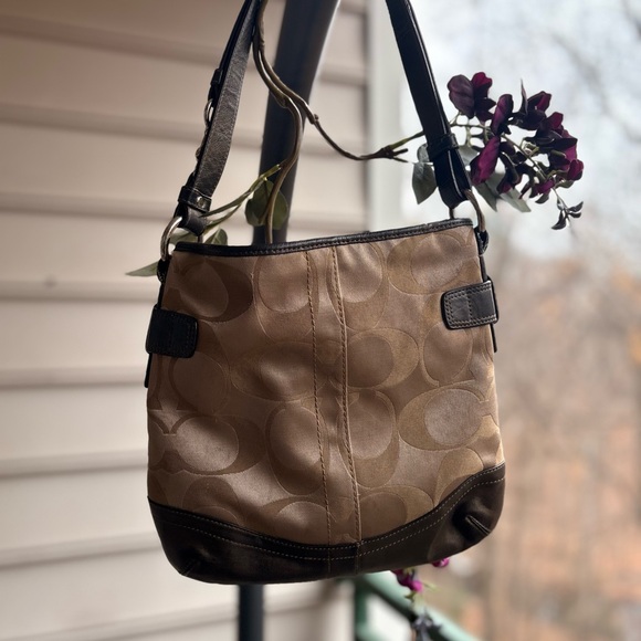 Vintage Y2K Coach Zoe Signature Chain Shoulder Bag | F19730 | Canvas and Leather - Picture 4 of 9